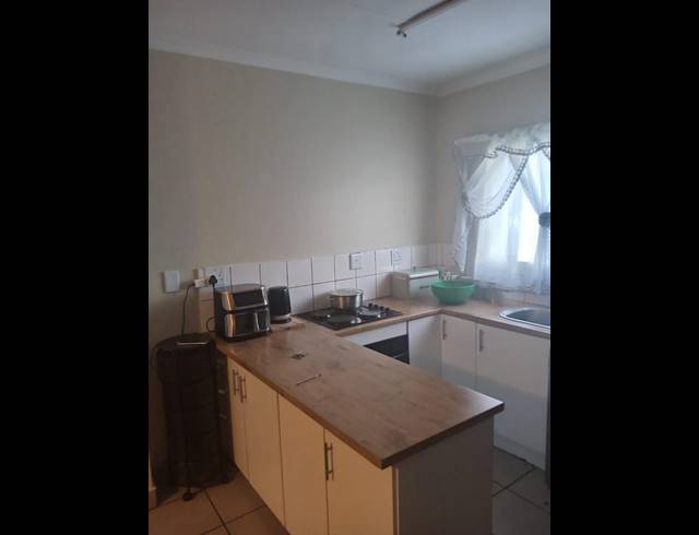 3 BEDROOM APARTMENT FOR SALE IN CRYSTAL PARK